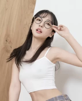 新下海的美女教师 兼职