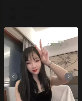 大胸性感小少妇