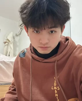 挺帅的一小伙子，刚刚做没多久