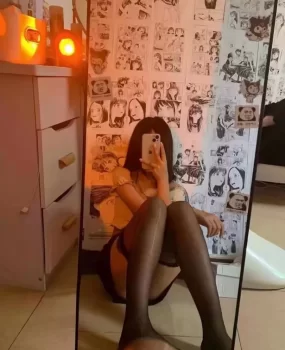 身材清瘦的清纯小妞