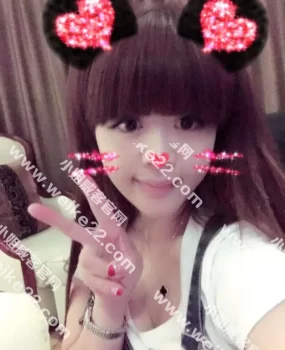 分享一个非常风骚抚媚的极品妹子