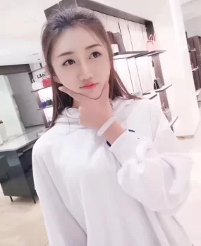 双飞白嫩在校大学生