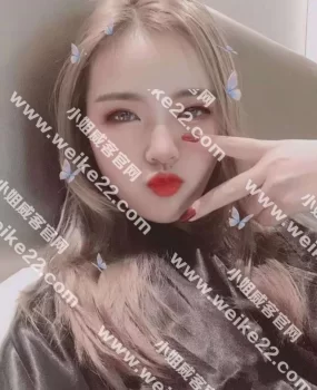 外表文静内部浪的嫩妹子