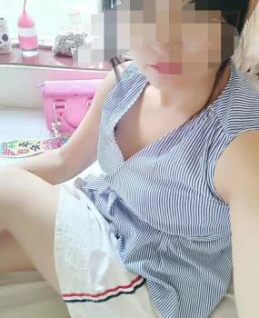KTV认识的一个小美女，很主动