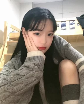 00后学生妹兼职，搞完爽到双腿发软