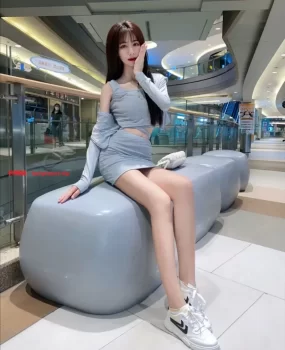 无锡新茶小妹，白丝袜。开档。直接可以后入。跪趴着，干到抽搐。好舒服